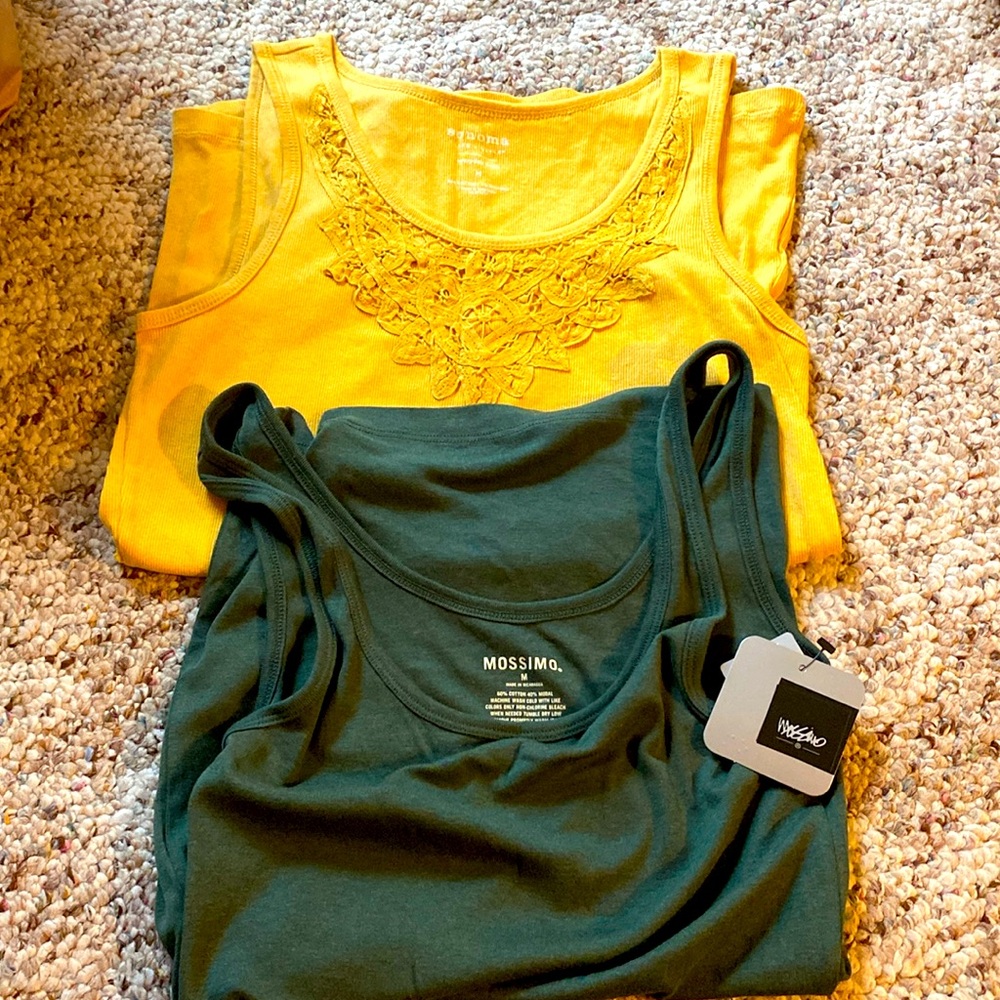 2 Medium Tank Tops